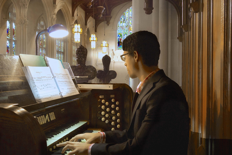 Organ in Thompson Memorial Chapel